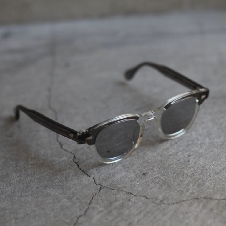 レンズ : LIGHT GRAY