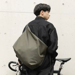 【残りわずか】Nylon Messenger Bag
