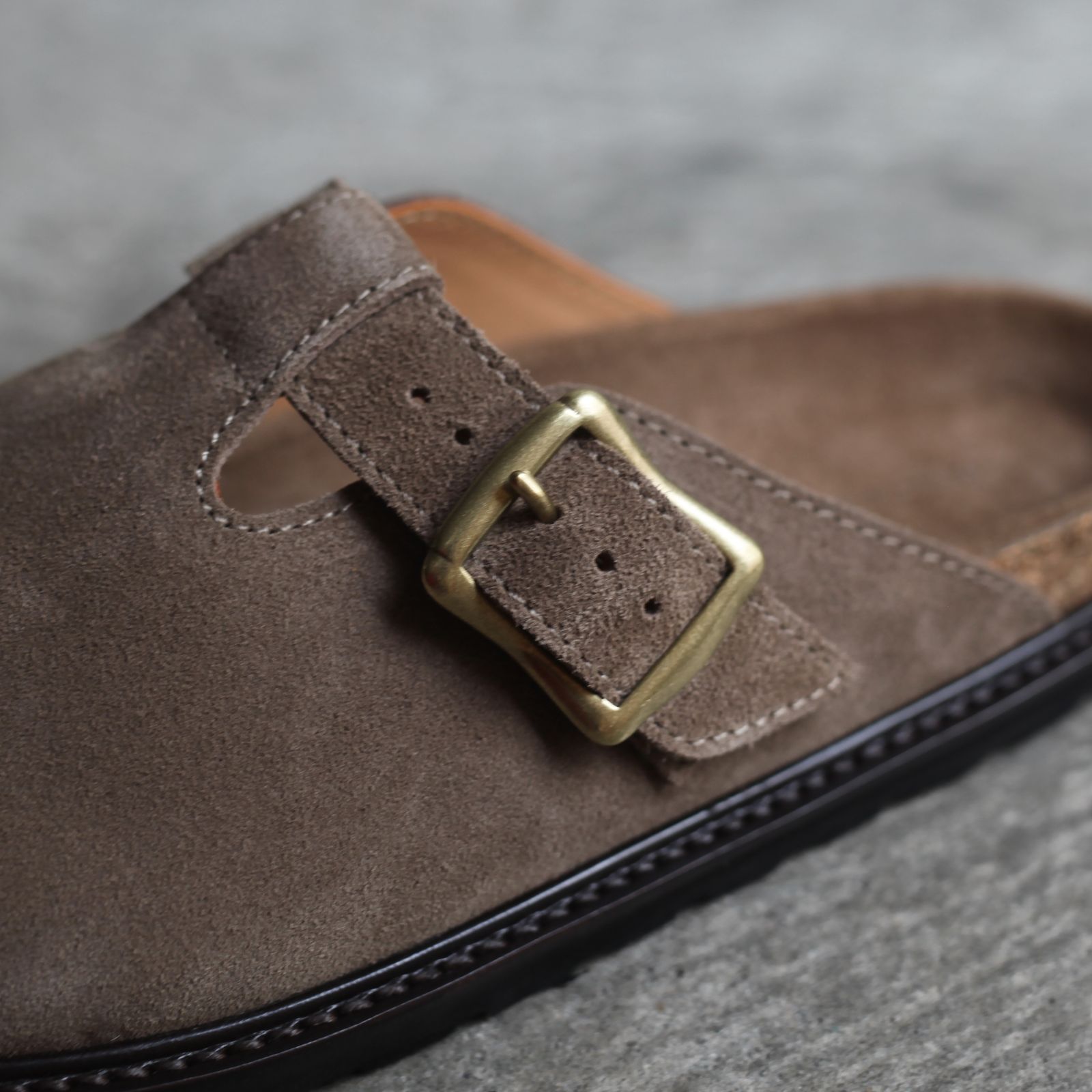 Hender Scheme - 【再販売通知受付可能】Buggs Suede(KHAKI BEIGE ...