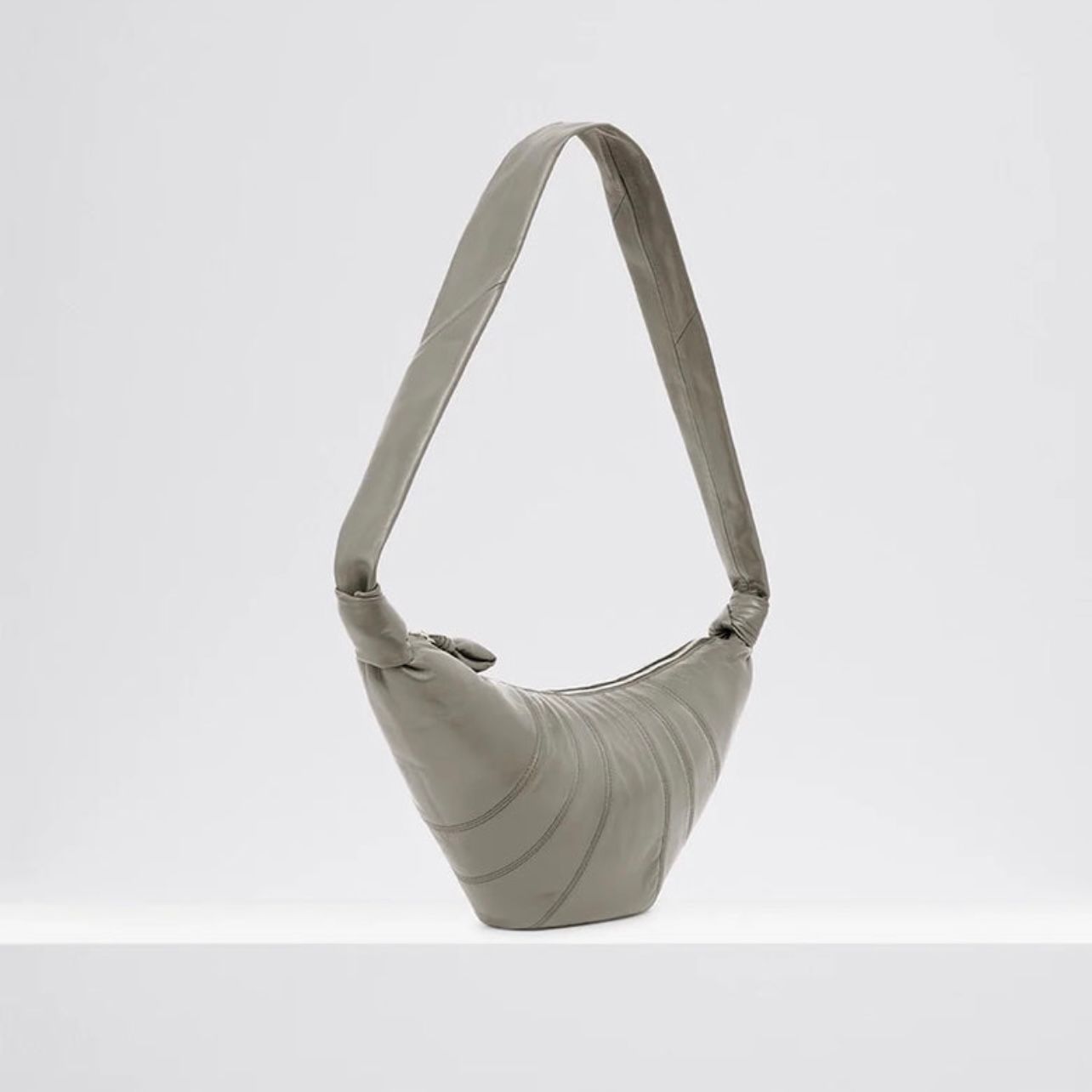 LEMAIRE - 【残りわずか】Medium Croissant Bag(LAMB LEATHER) | ACRMTSM ONLINE STORE