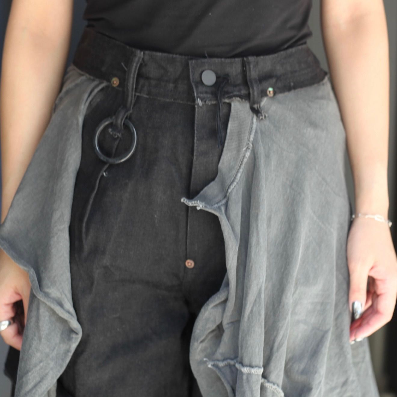 【残り一点】Slash Seam Twist Cargo Jeans with Wrapped(NOIR)
