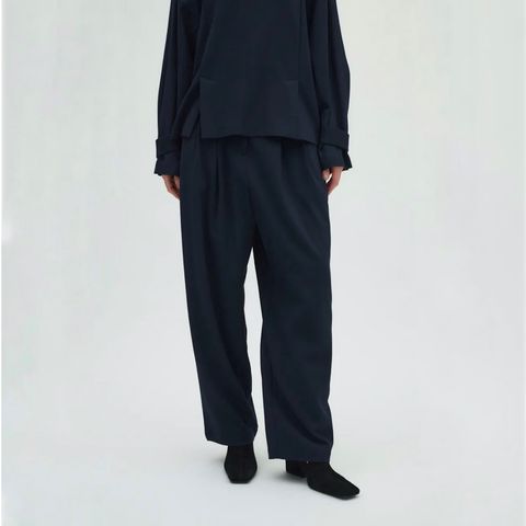 【残り一点】Dobby Stripe W Tuck PT