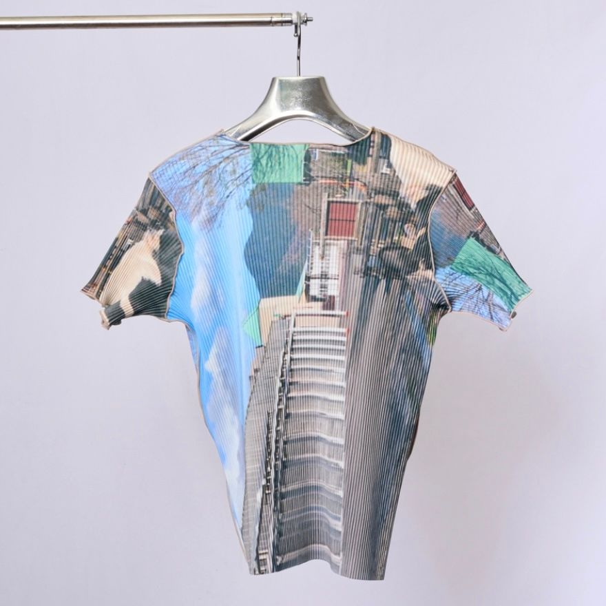 【残り一点】Graphic Top