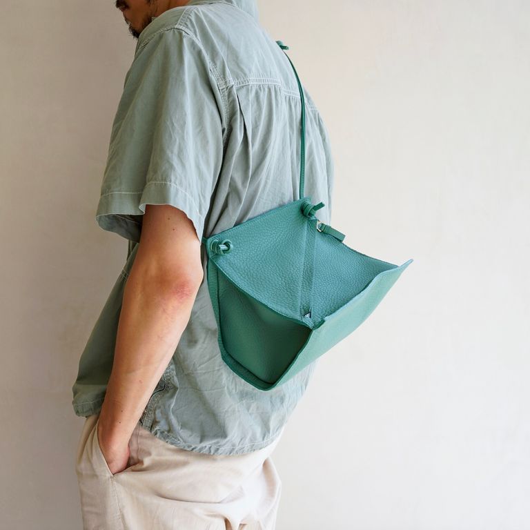 ITTI - 【残り一点】Herrie Box One Handle Pouch(DIPLO SKY 