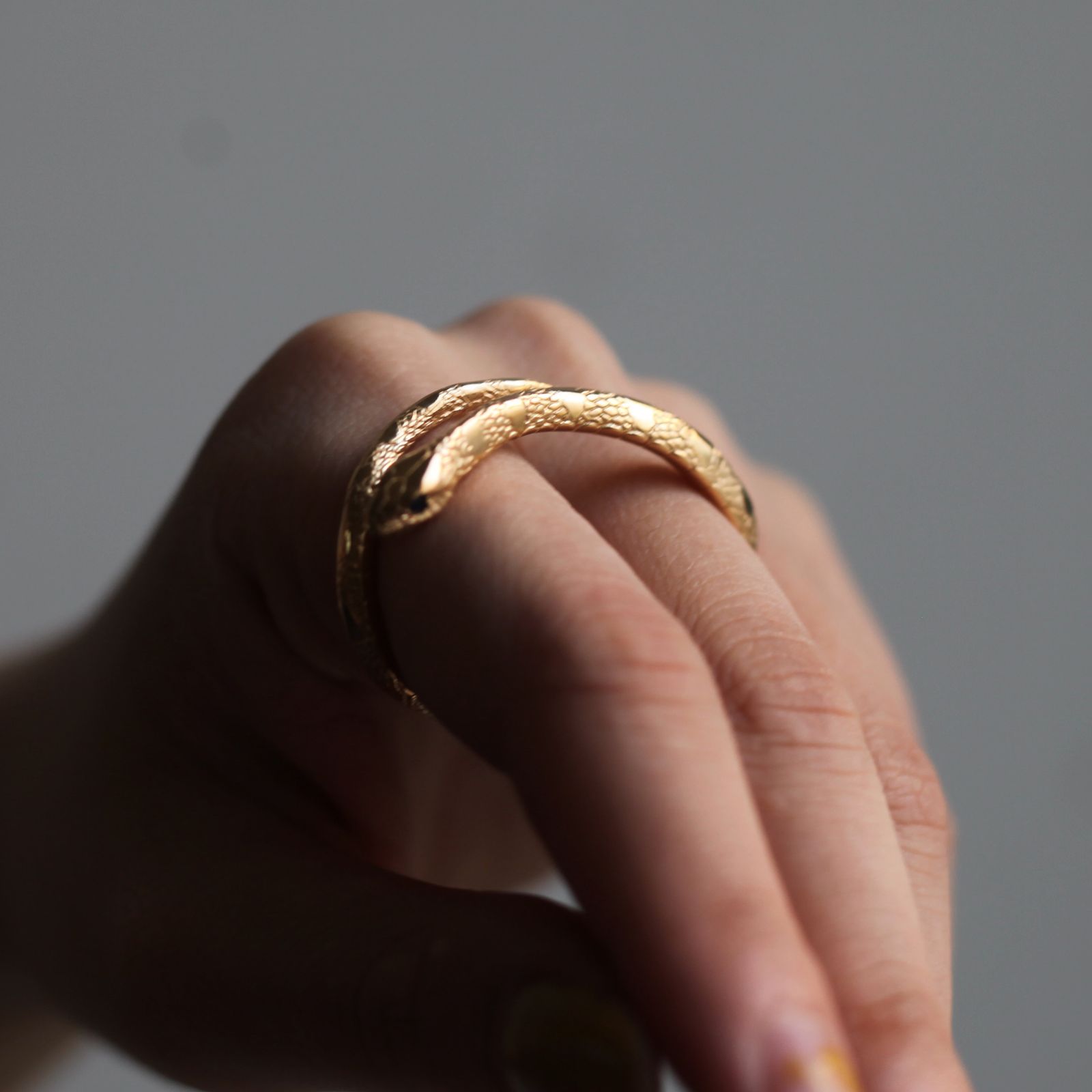 【お取り寄せ注文可能】蛇ダブルリング(GOLD)