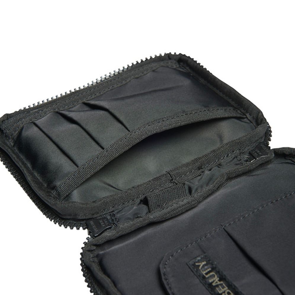 【再販売通知受付可能】Passport Case