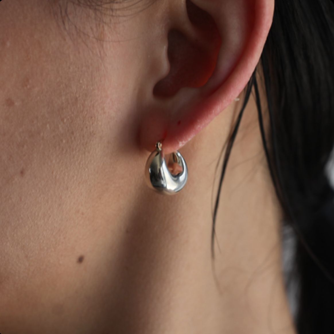 【お取り寄せ注文可能】Moon Hoop Earrings(両耳用）