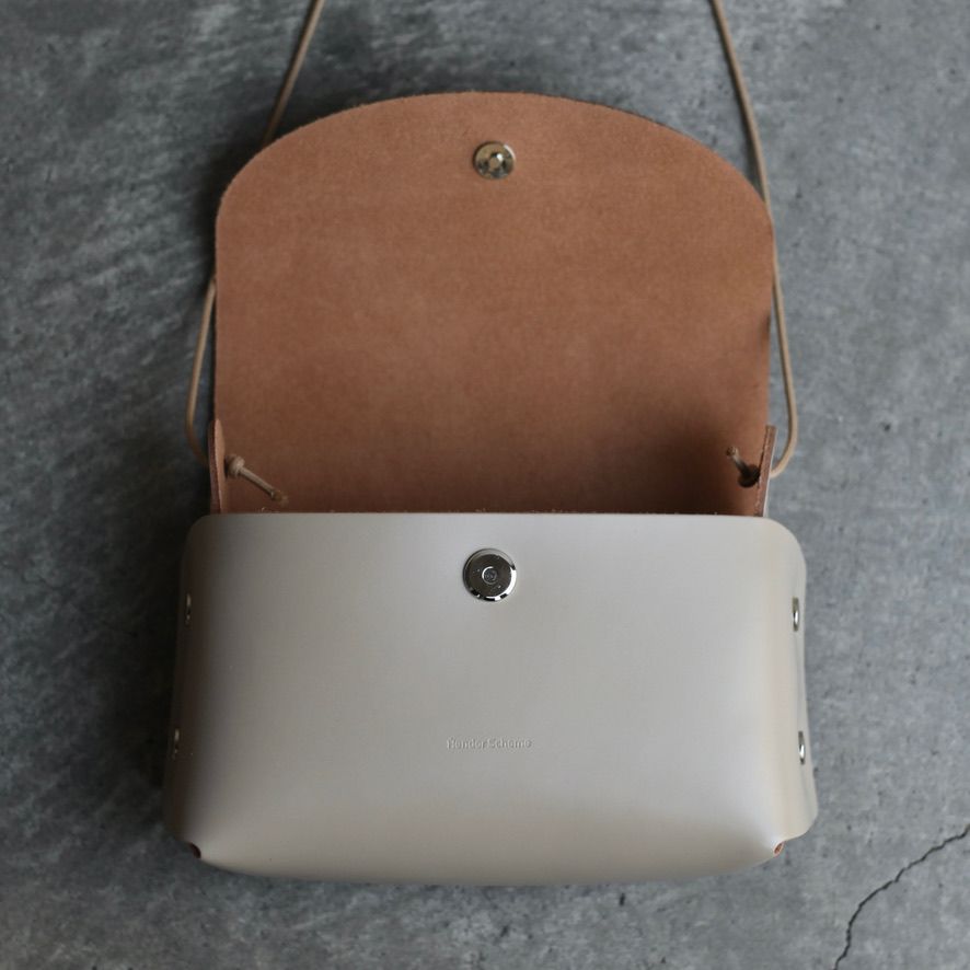 【次回入荷9月下旬予定】Assemble Borsetta Wide(BEIGE)