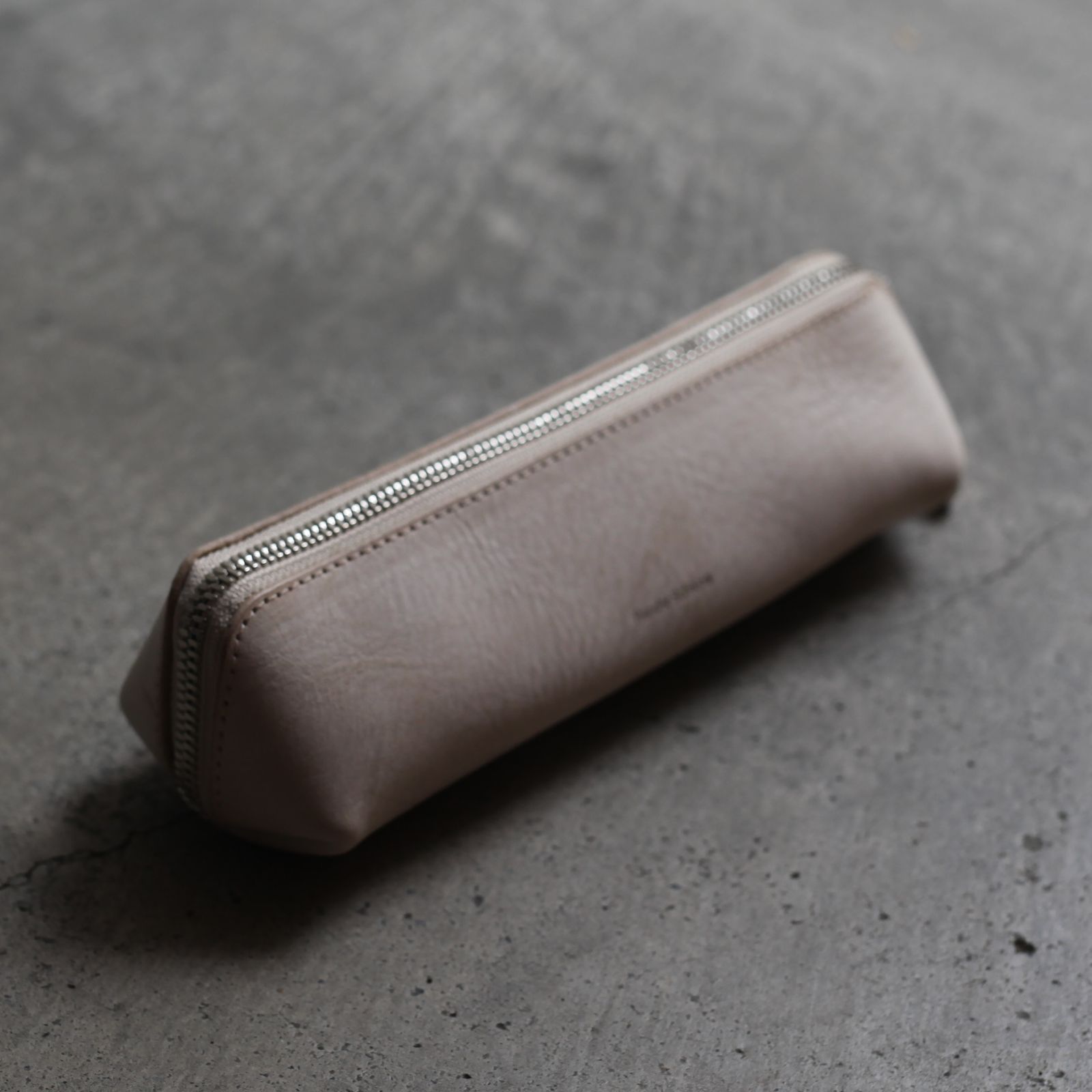 【再販売通知受付可能】Lean Pen Case(IVORY)