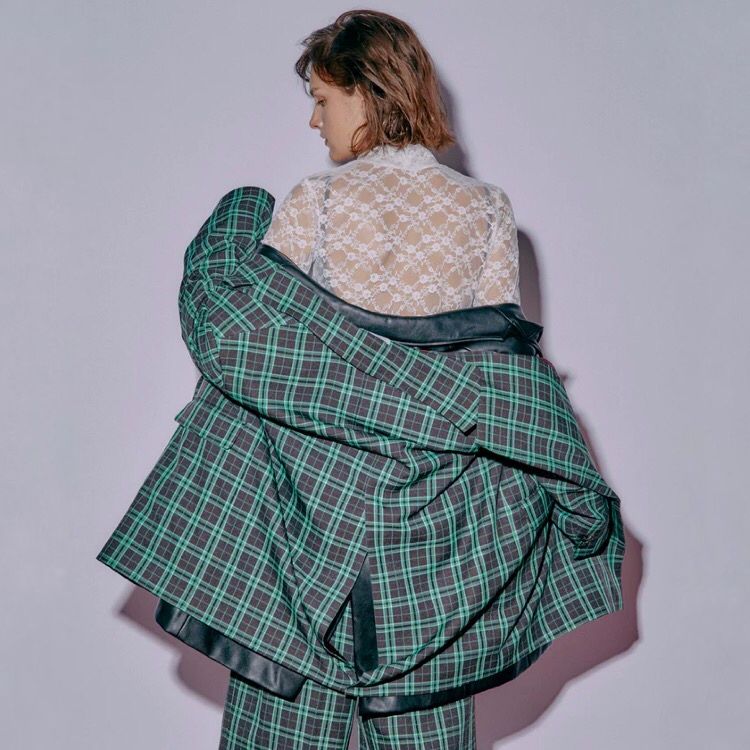 【残り一点】Lace Turtle Top