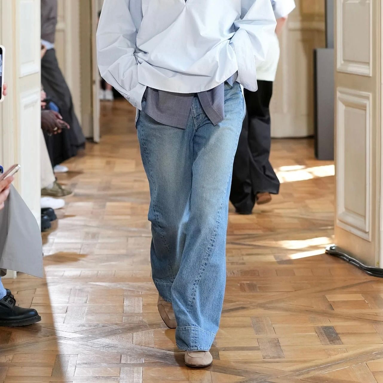 【残りわずか】Twist Cut Denim Jeans