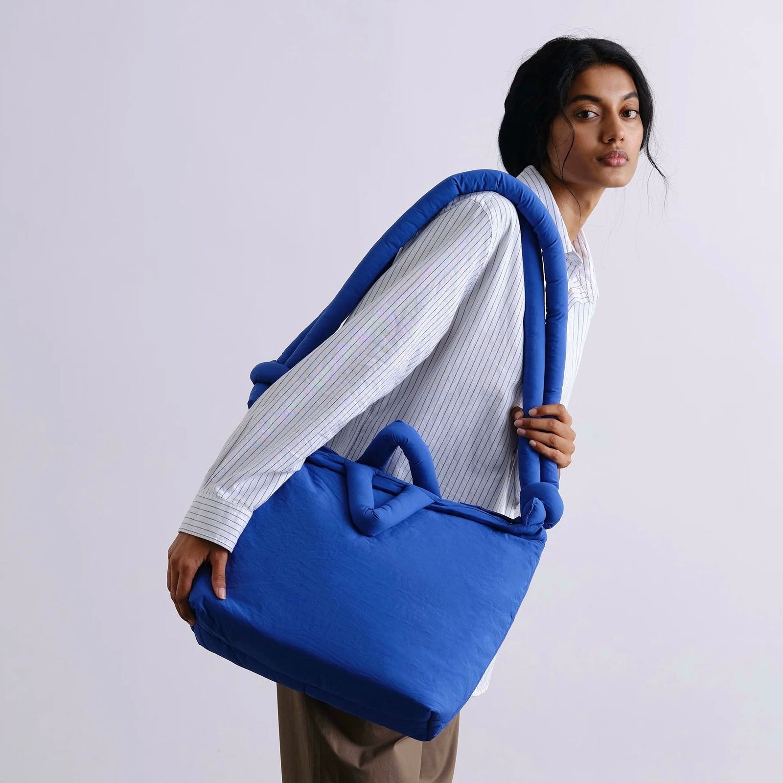 OLEND ハンドバッグ COBALT BLUE ONA PRO SOFT BAG 【RSL】 OLEND ハンドバッグ COBALT BLUE ONA PRO SOFT BAG 【RSL