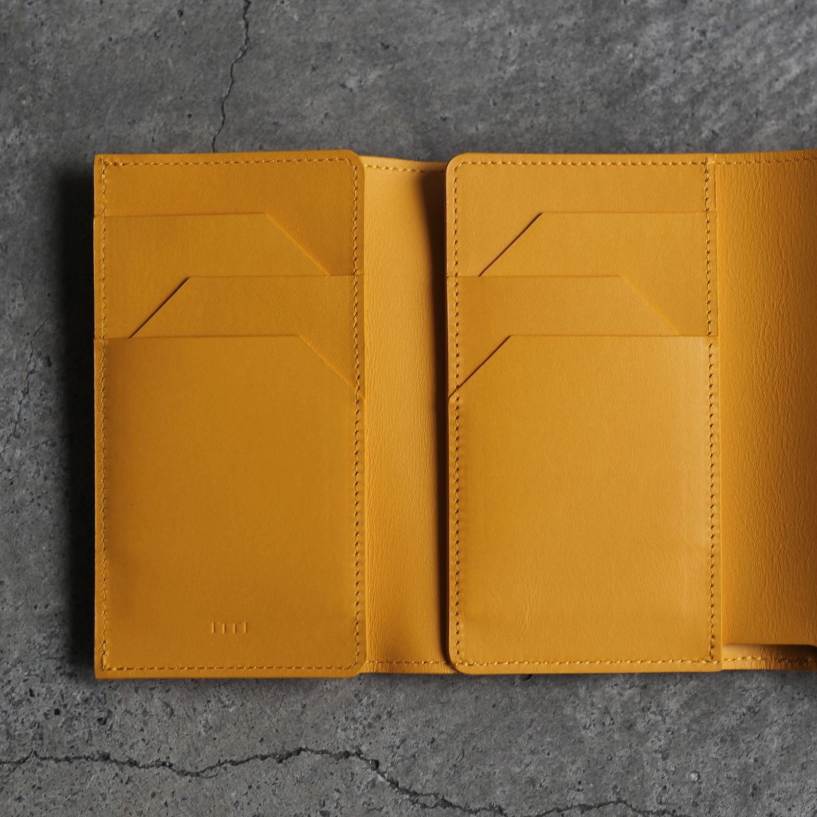 【残りわずか】Cristy Trifold Mid WLT(DIPLO SKY)