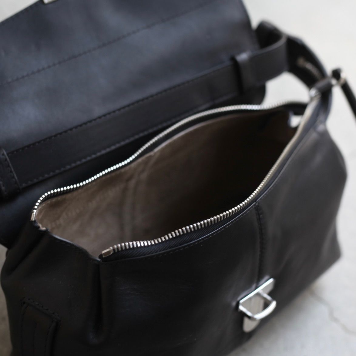 LEMAIRE - 【残り一点】Small Gear Bag(VEGETABLE NAPPA LEATHER