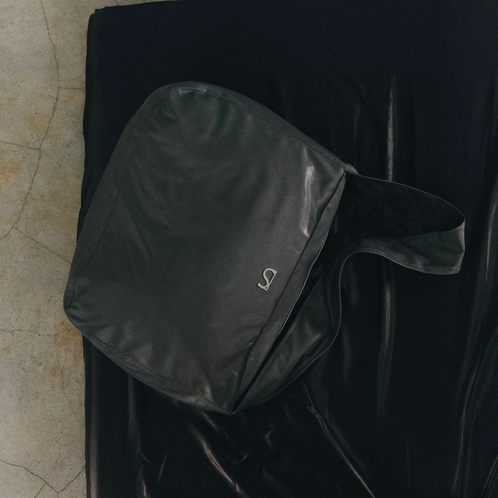【残りわずか】Sack Shoulder Bag
