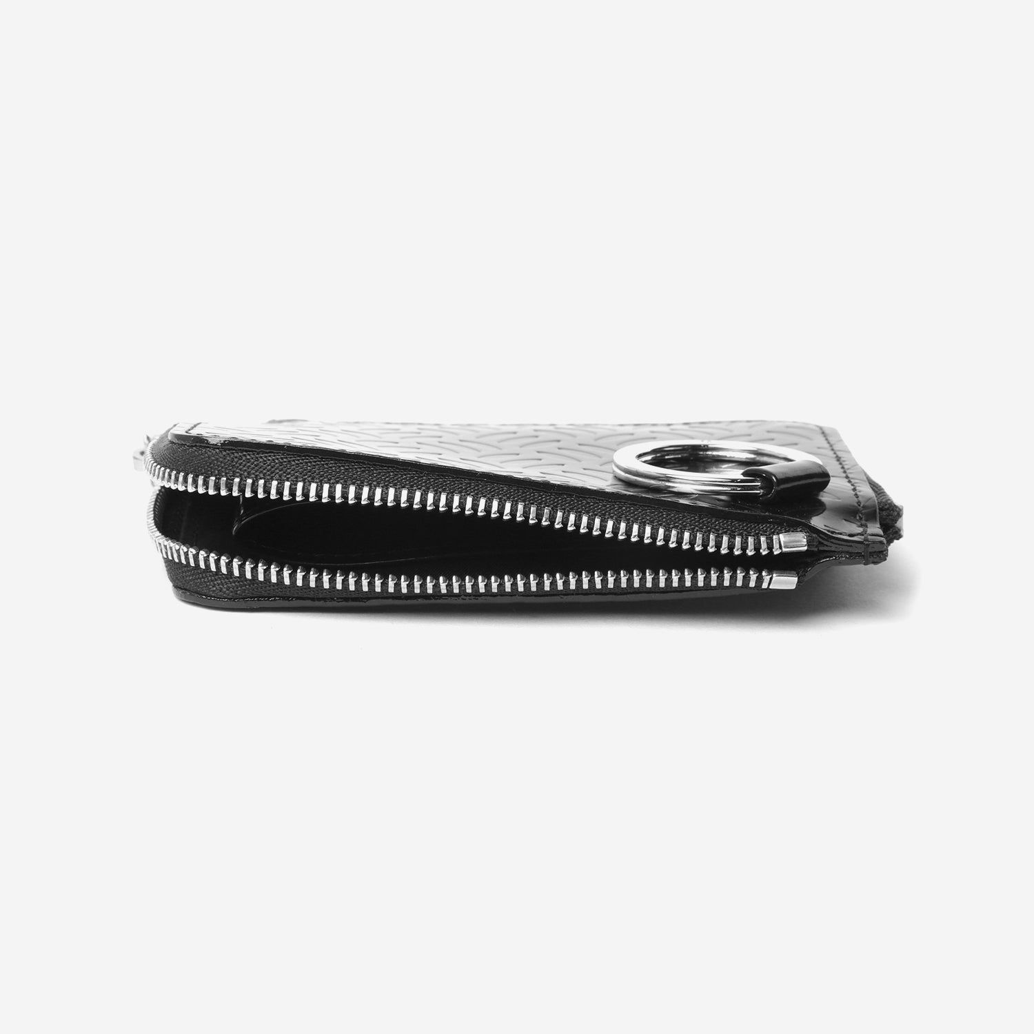 【残りわずか】Embossed W ZIP Card Case