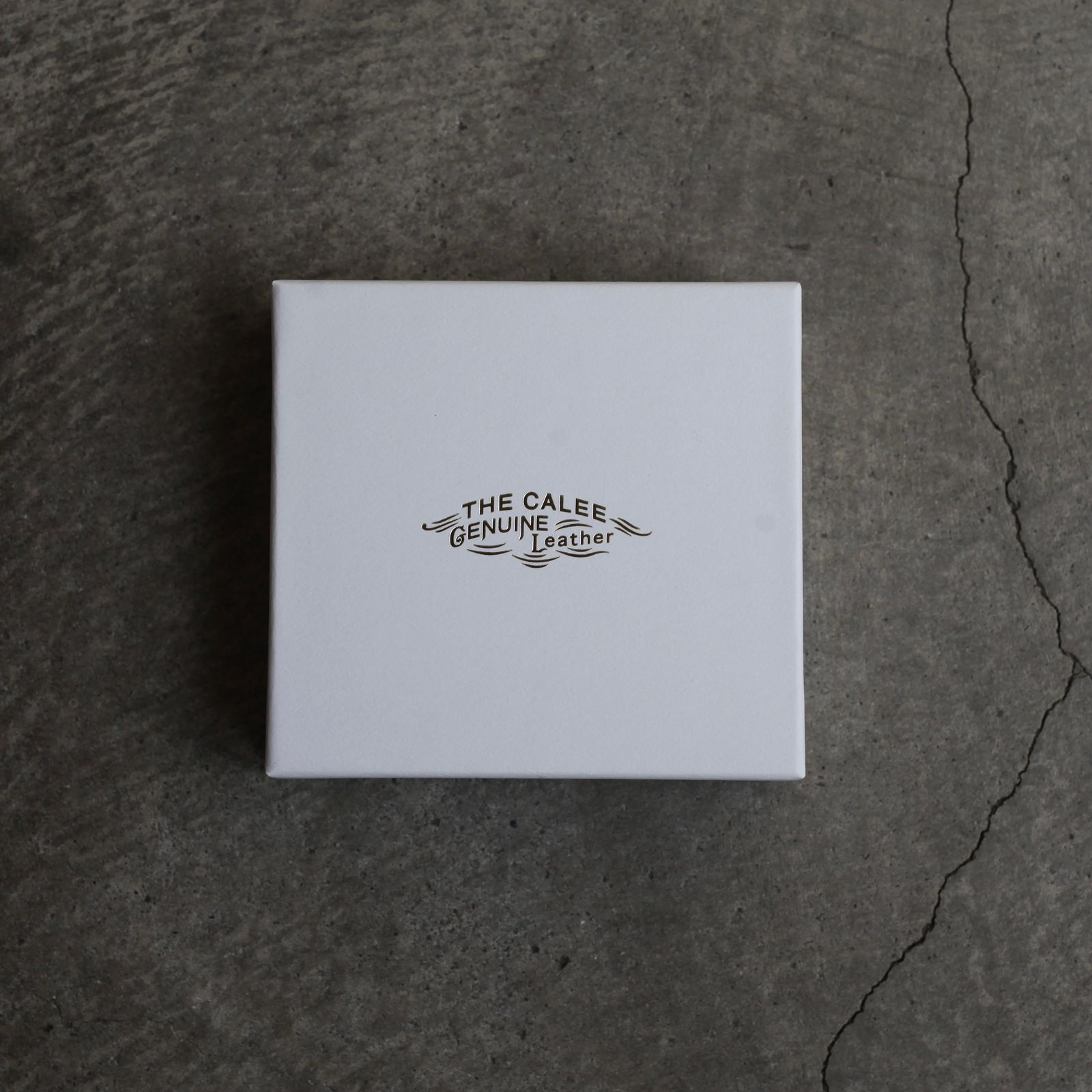 【残りわずか】Round & Pyramid Studs Leather Short Key Ring