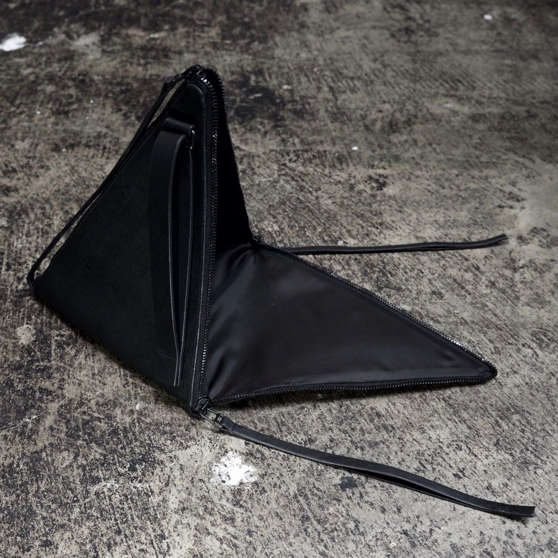 【お取り寄せ注文可能】Triangular Prism Bag
