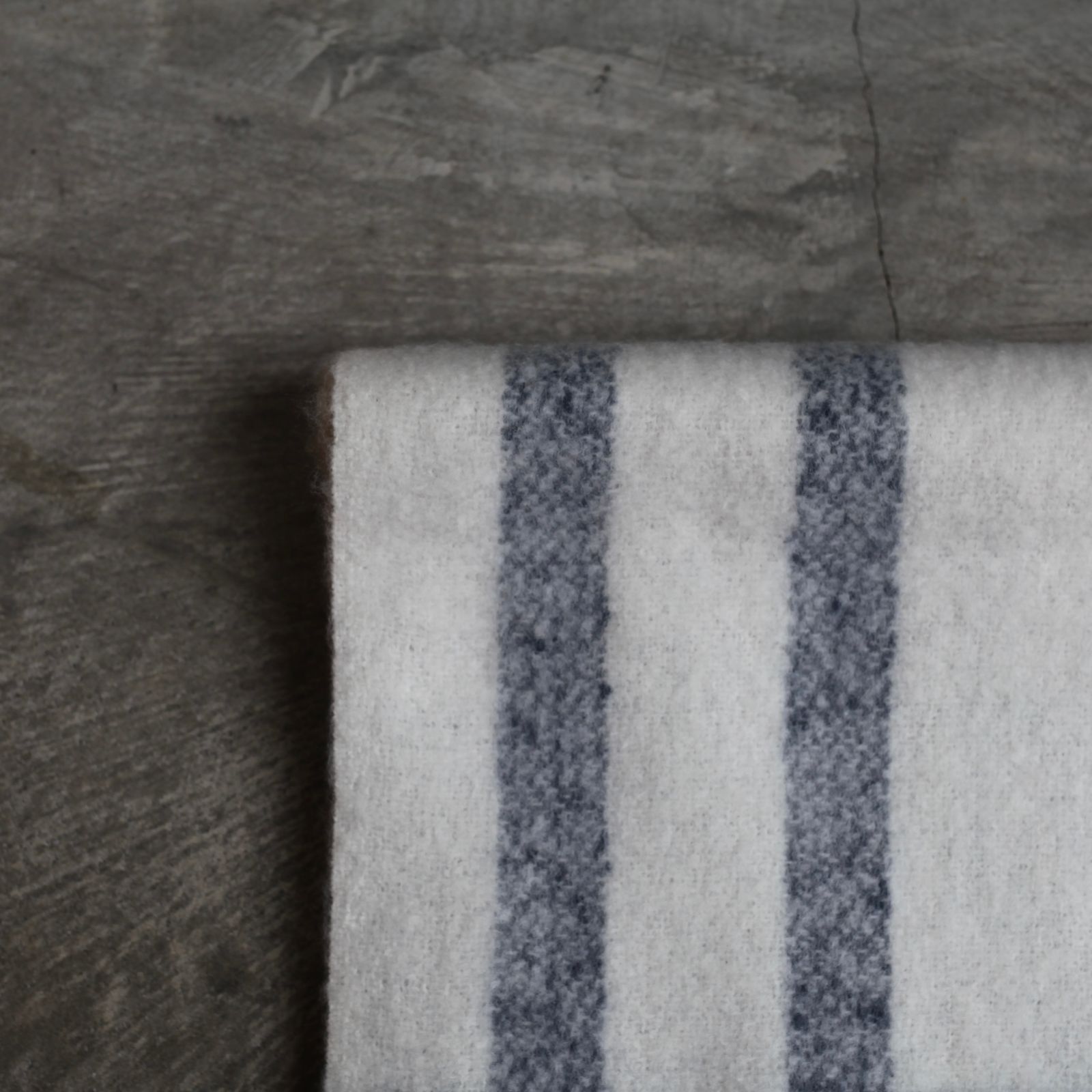 【残り一点】Barbour Isla Tartan Boucle Scarf