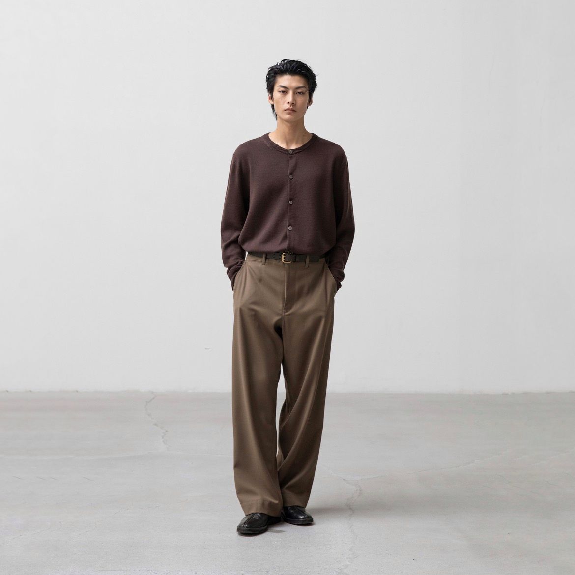【残り一点】Solid Round Neck Cardigan
