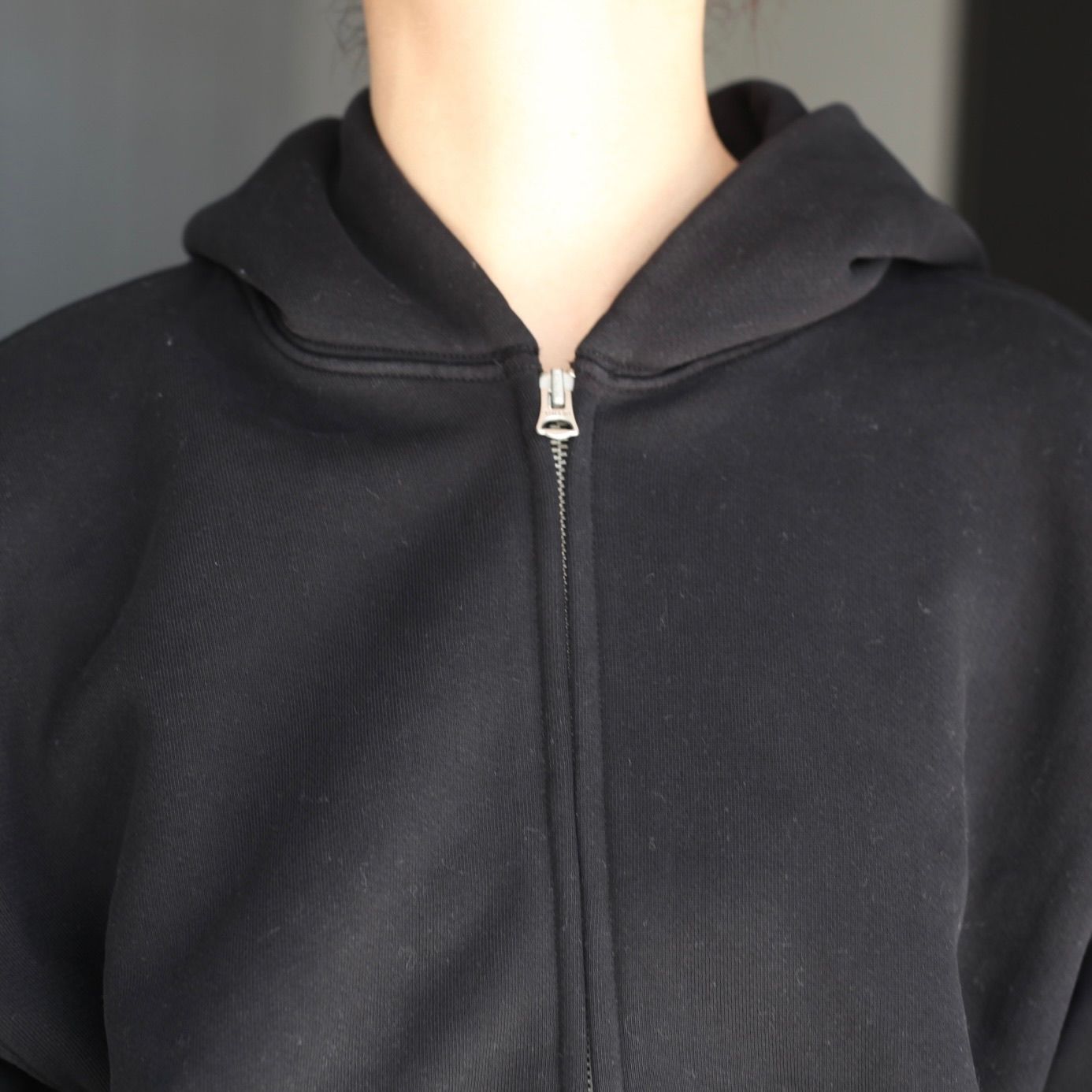 【残り一点】Black Darted Zip Hoodie