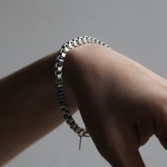 【残りわずか】Cube Bracelet