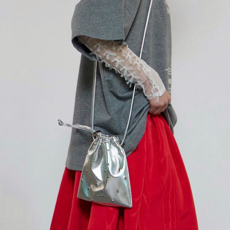 【残り一点】Studs Drawstring Mobile Tote Bag