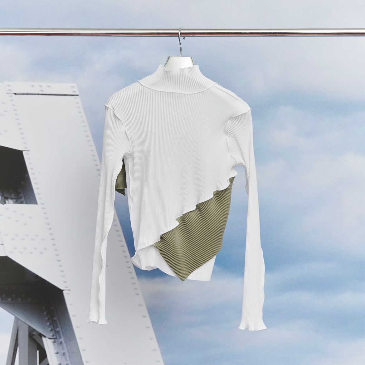 【残り一点】Spiral Wave Long Sleeve Top High Neck Type
