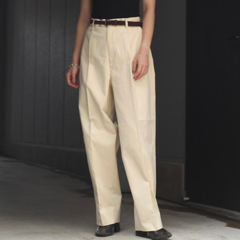UNIVERSAL PRODUCTS - 【残り一点】One Tuck Chino Trousers | ACRMTSM 