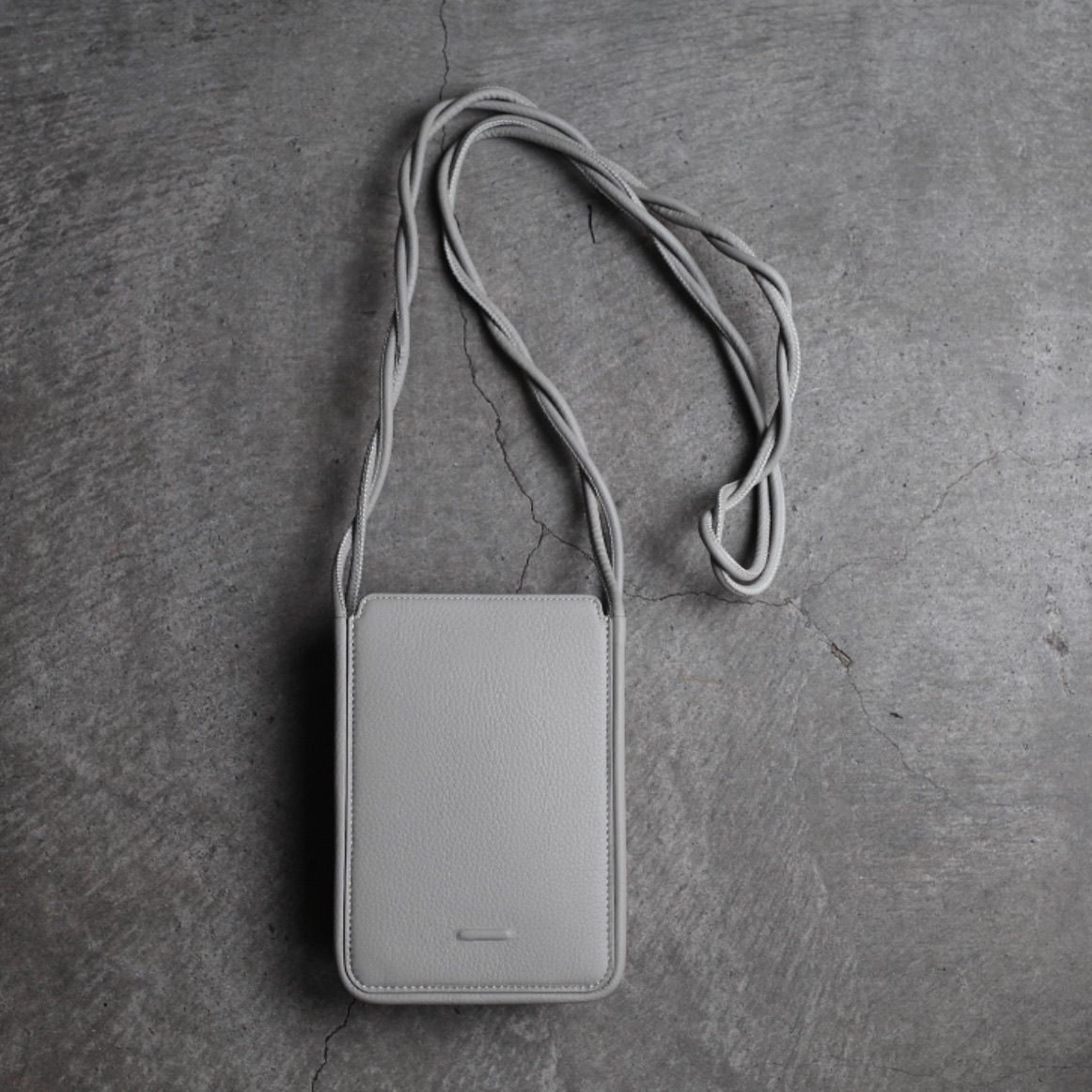 高評価のクリスマスプレゼント objcts.io - BEIGE 【残り一点】ウォレットバッグ_Wide(WHITE バッグ