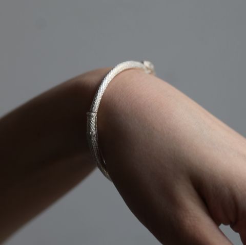 【お取り寄せ注文可能】ウロボロスバングル(SILVER)