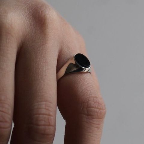 【お取り寄せ注文可能】Signet Oval Ring S(ONYX)