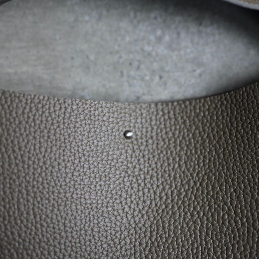 【残りわずか】One Piece Bag Small(TAUPE)