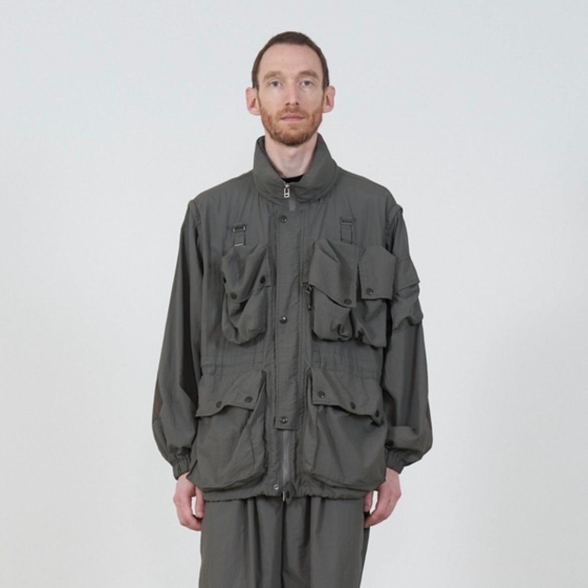 Theory ナイロンボマーブルゾン　カーキ THEORY CASUAL GUIDE VOL.3 | MEN（メンズ）｜Theory 公式通販サイト