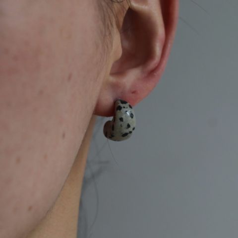 【残り一点】How Raw Stone Moon Hoop Earrings(両耳用）