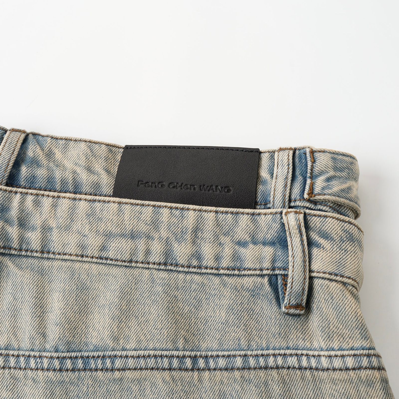 【残り一点】Blue-to-Black Vintage Ombre Jeans