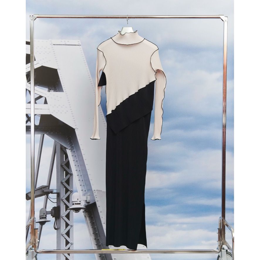 【残り一点】Spiral Wave Long Sleeve Dress High Neck Type