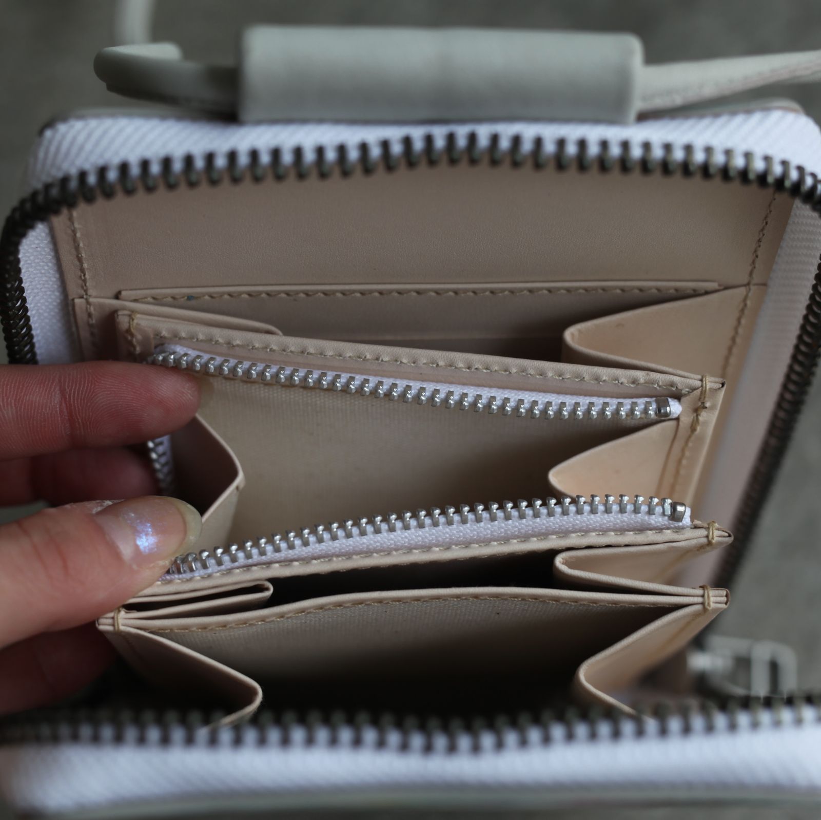 【残り一点】Paint Shoulder Wallet(灰色紐)