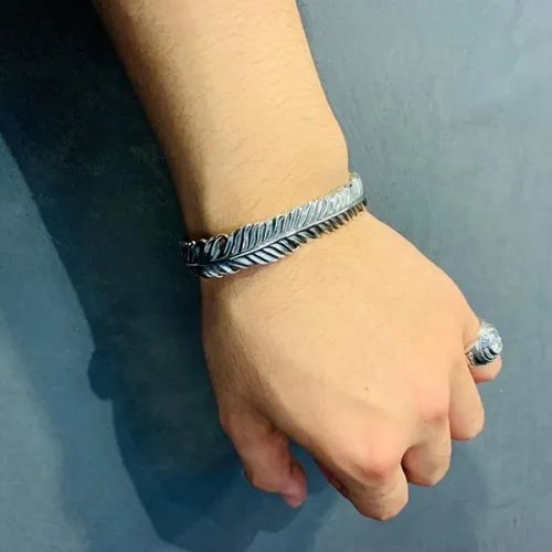 【お取り寄せ注文可能】Eagle Feather Bangle(SILVER)