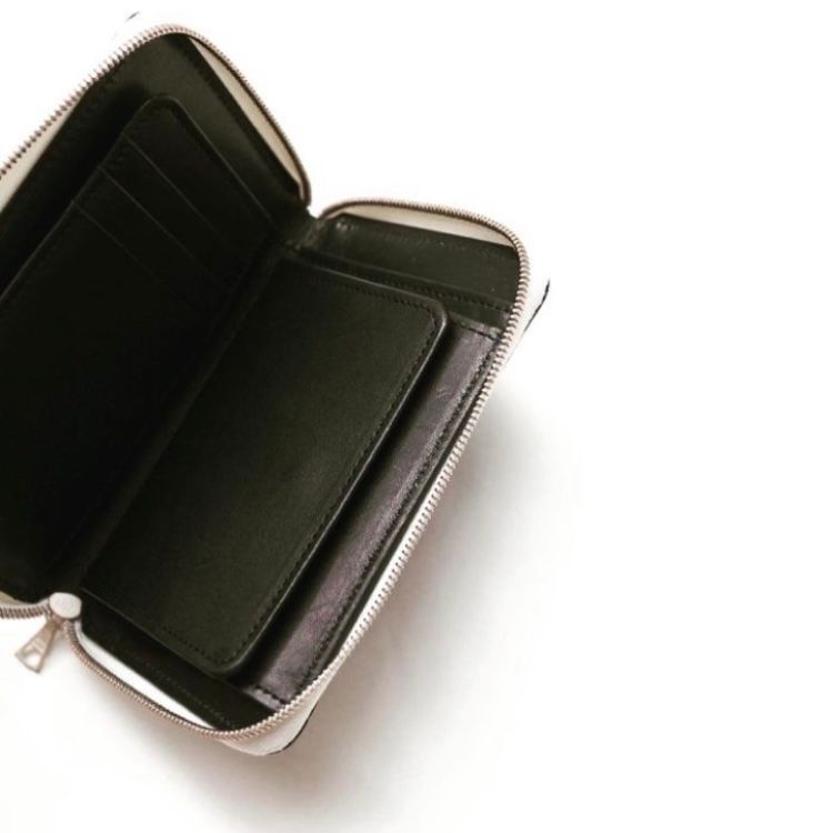【残り一点】Round Midle Purse(KIP)