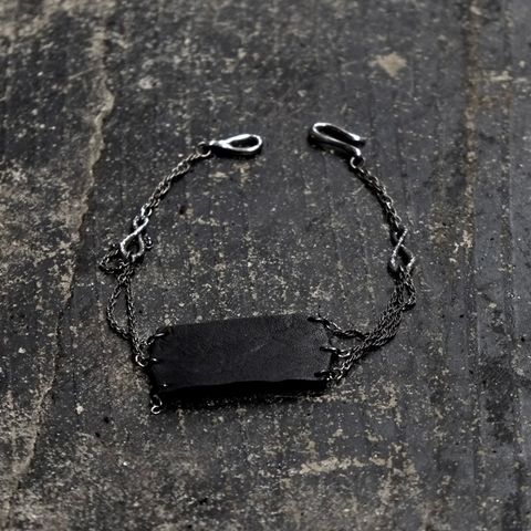 【お取り寄せ注文可能】Leather Plate Bangle