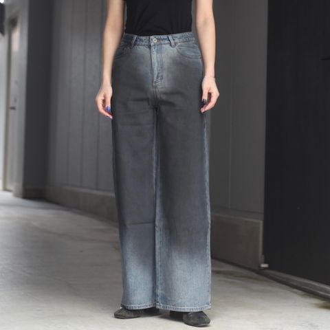 【残り一点】Gradient Indigo Denim Trousers