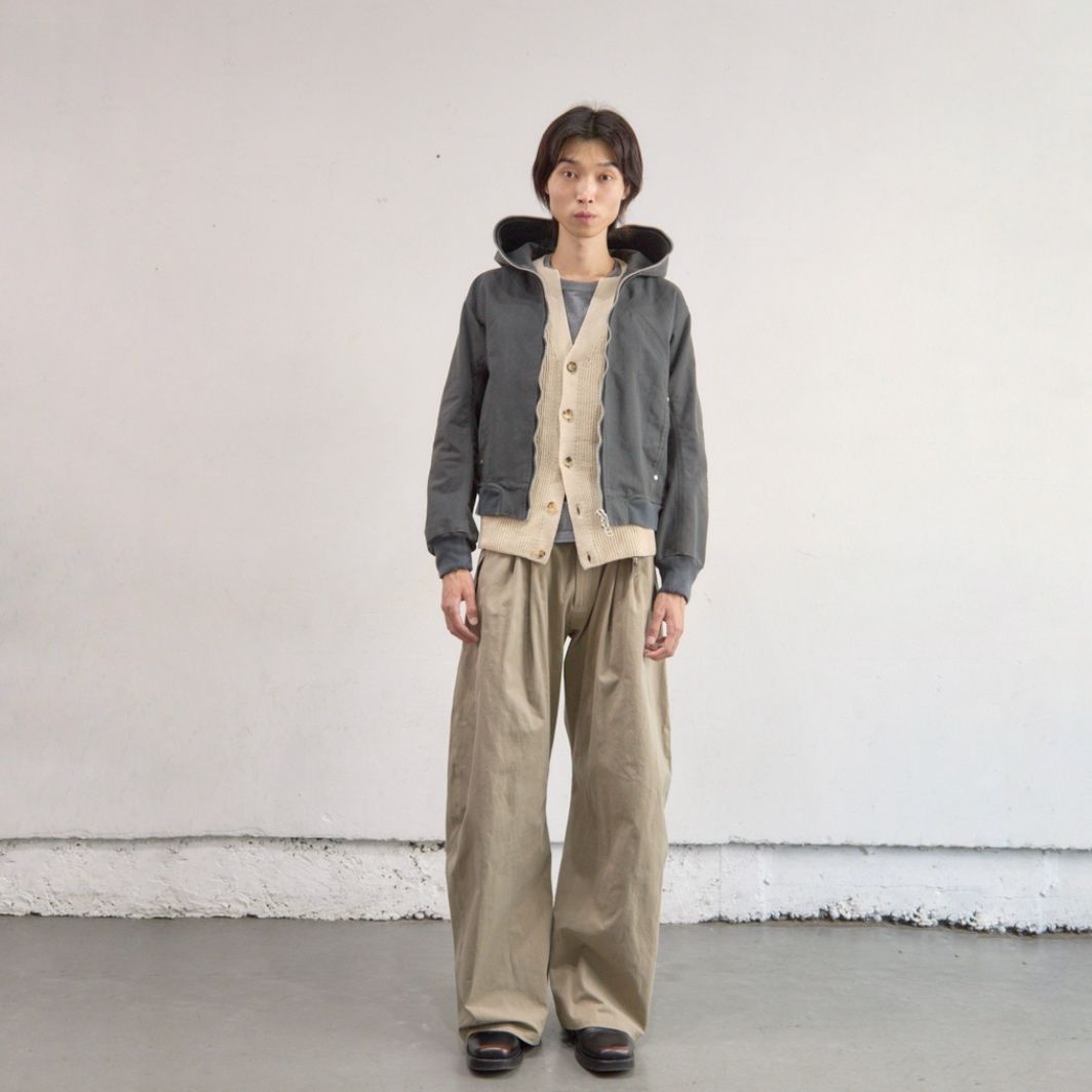 【残り一点】2Tucked Curved Leg Trousers