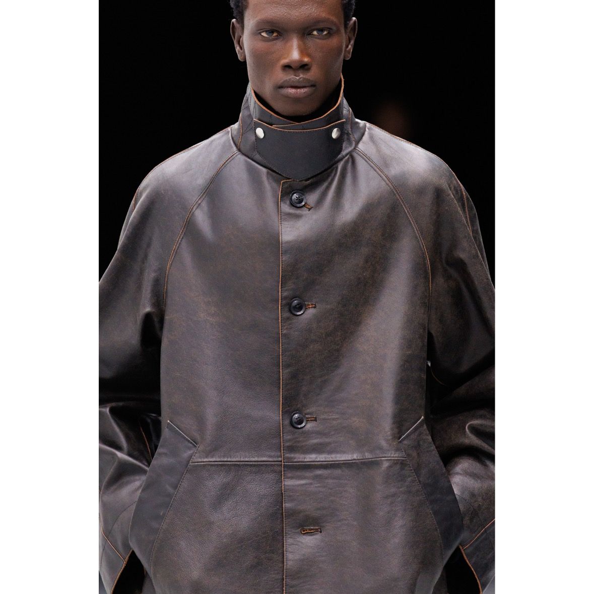 【残り一点】Cracked Leather Cut Off Half Coat