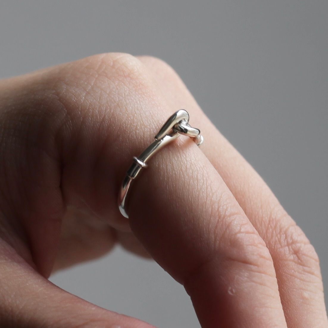 【残り一点】Needle Fook Ring(WHITE)