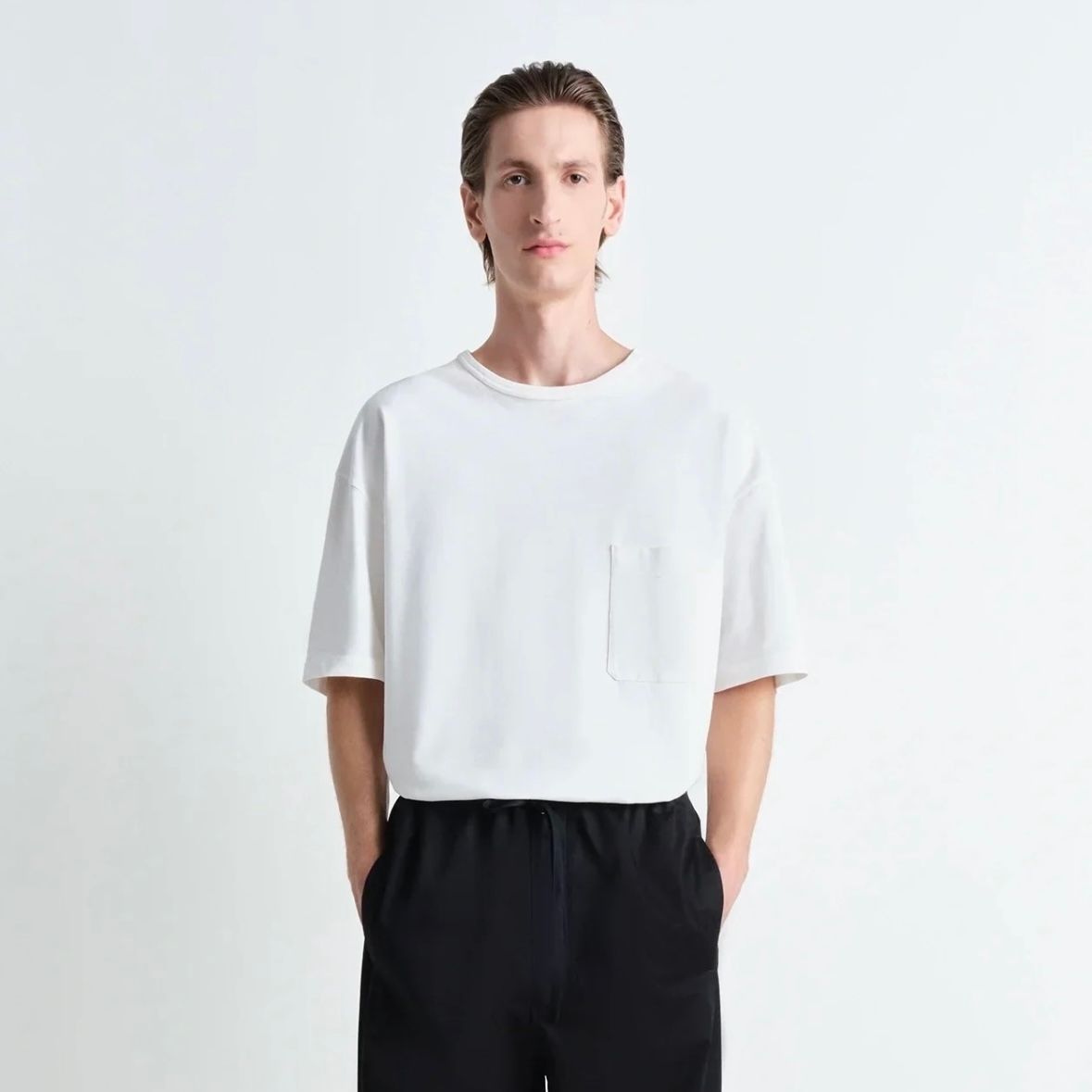 【関税込み】LEMAIRE ブラック ボクシー 半袖Tシャツ 350314661_3.jpg