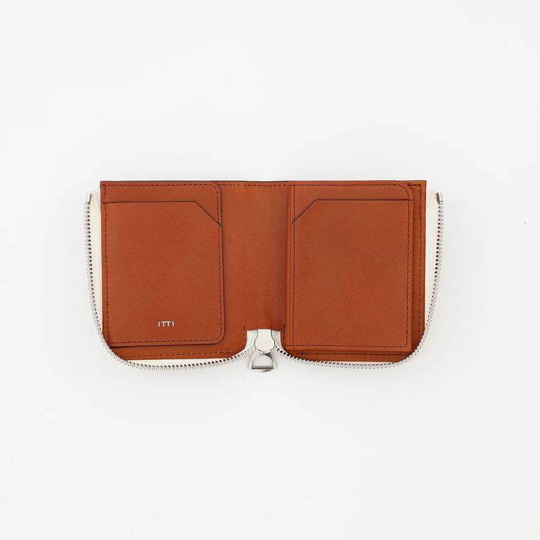 ITTI(イッチ) CRISTY VERY COMPACT WLT.5 黒桟革 漆レザー 本革ミニ財布｜CRISTY VERY COMPACT WLT .5