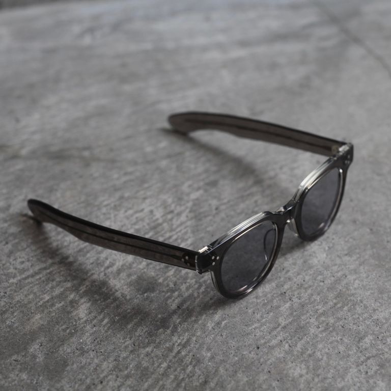 レンズ : LIGHT GRAY