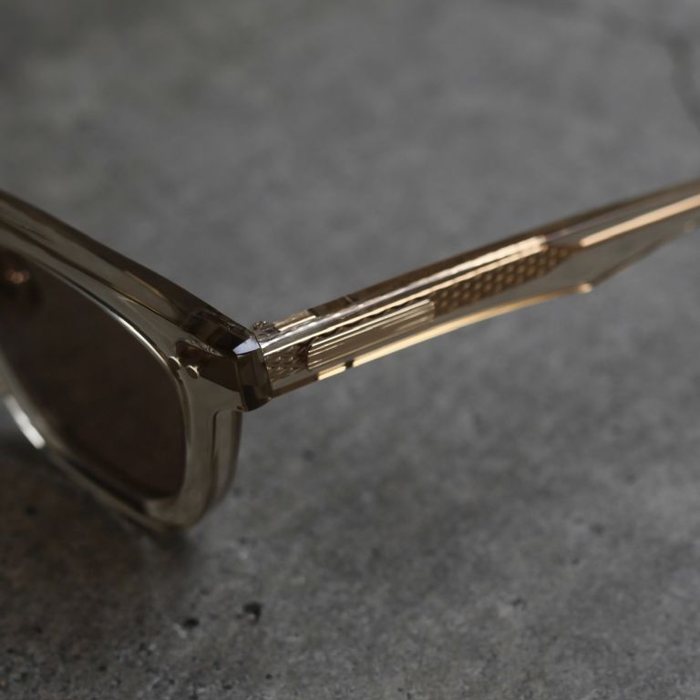 レンズ : DARK BROWN(BR-40)