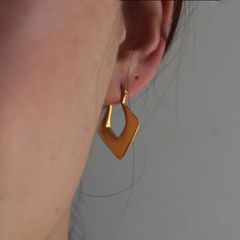 【残り一点】YU-KIN Dia Shape Earrings(両耳用）